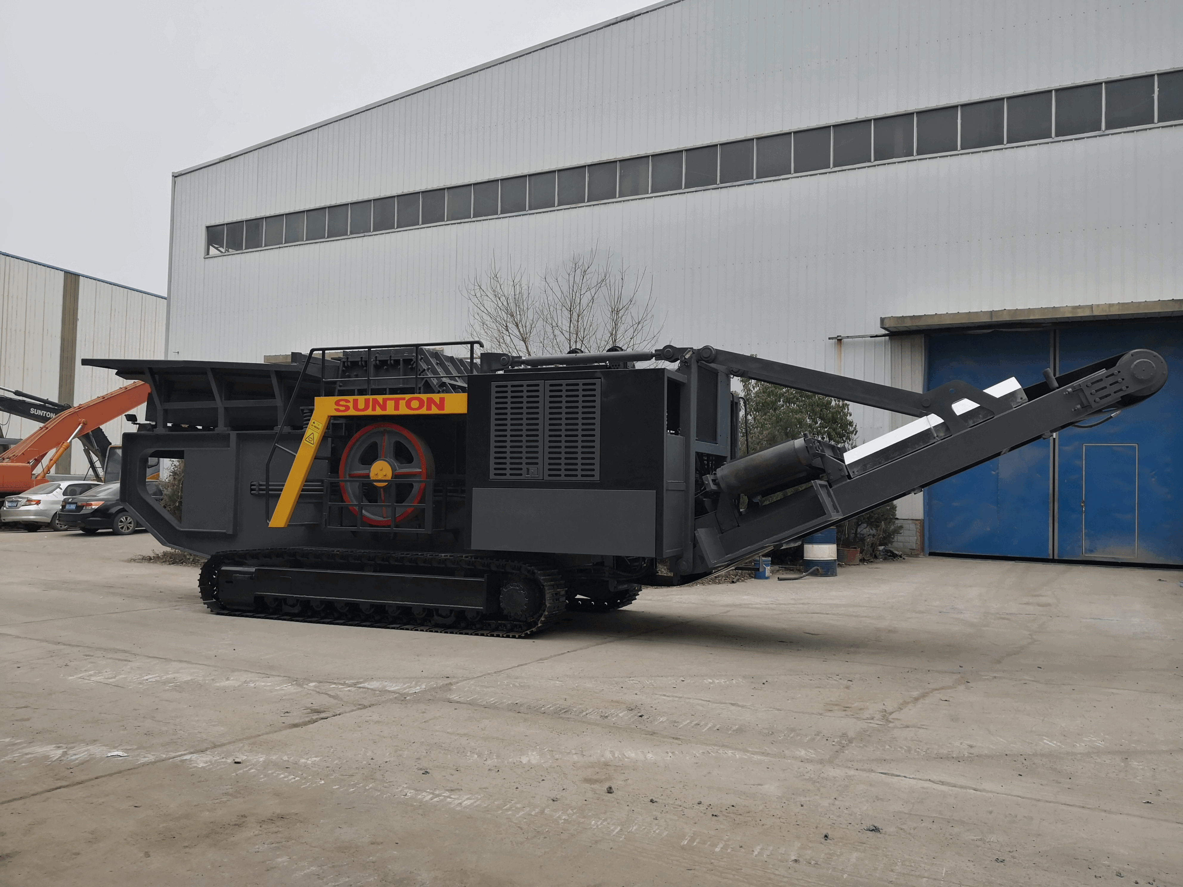 PC220 履带式移动破碎机